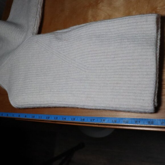 Banana Republic Yak Hair Wool Sweater Womens L Cream Quiet Luxury Classic NWT - Picture 13 of 15